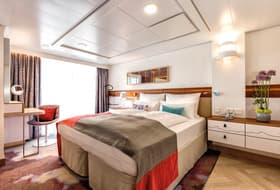 TUI Cruises Mein Schiff 4 Accommodation Theme Suite 2.jpg